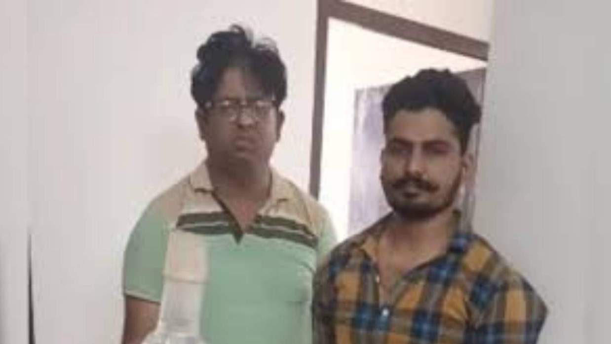 পুলিশের হাতে গ্রেফতার দুই শিক্ষক