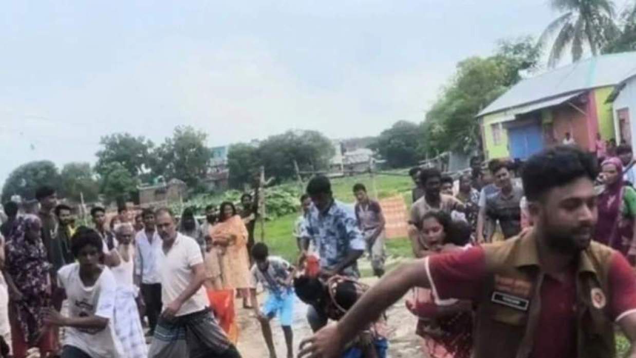  আইনশৃঙ্খলা বাহিনীর ওপর হামলা