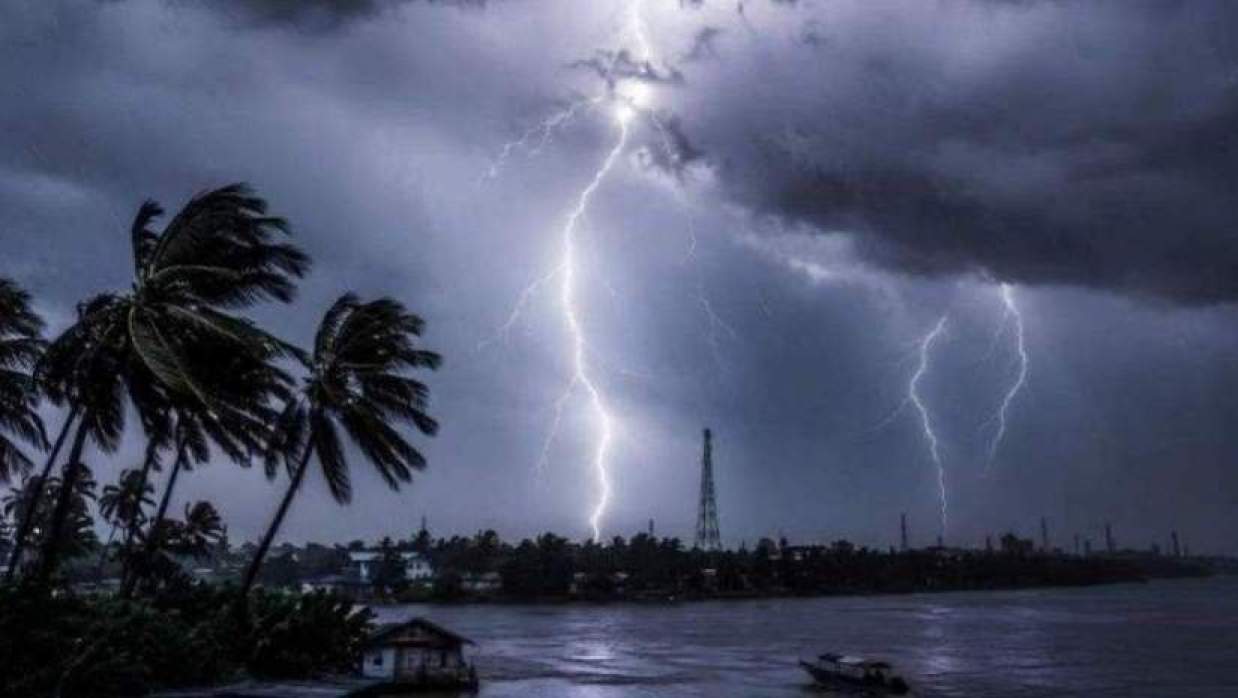 বজ্রসহ বৃষ্টি