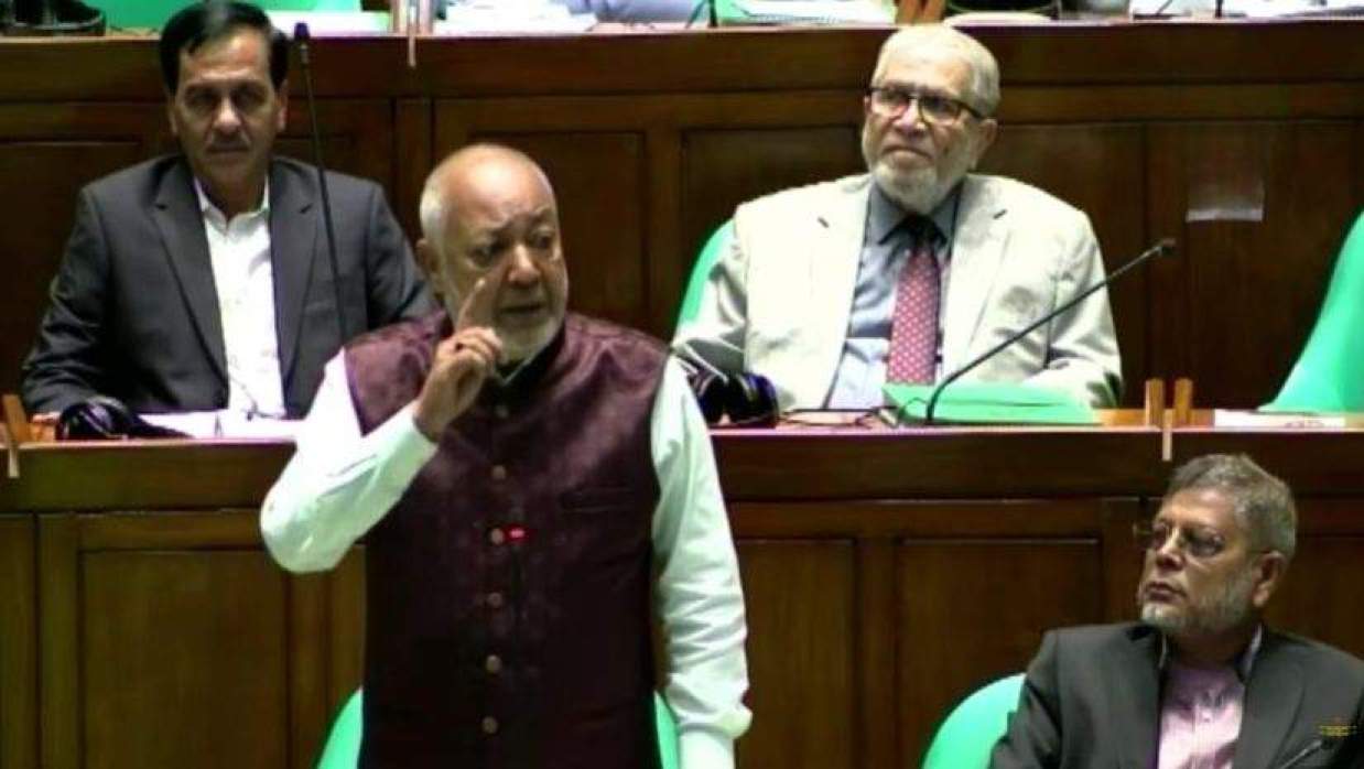 বক্তব্য রাখছেন এমপি রেজা আহমেদ
