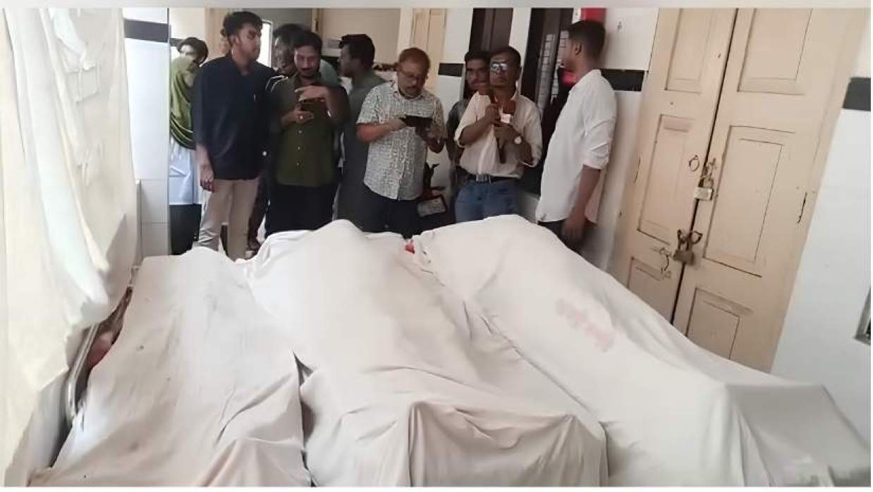 নিহতদের লাশ