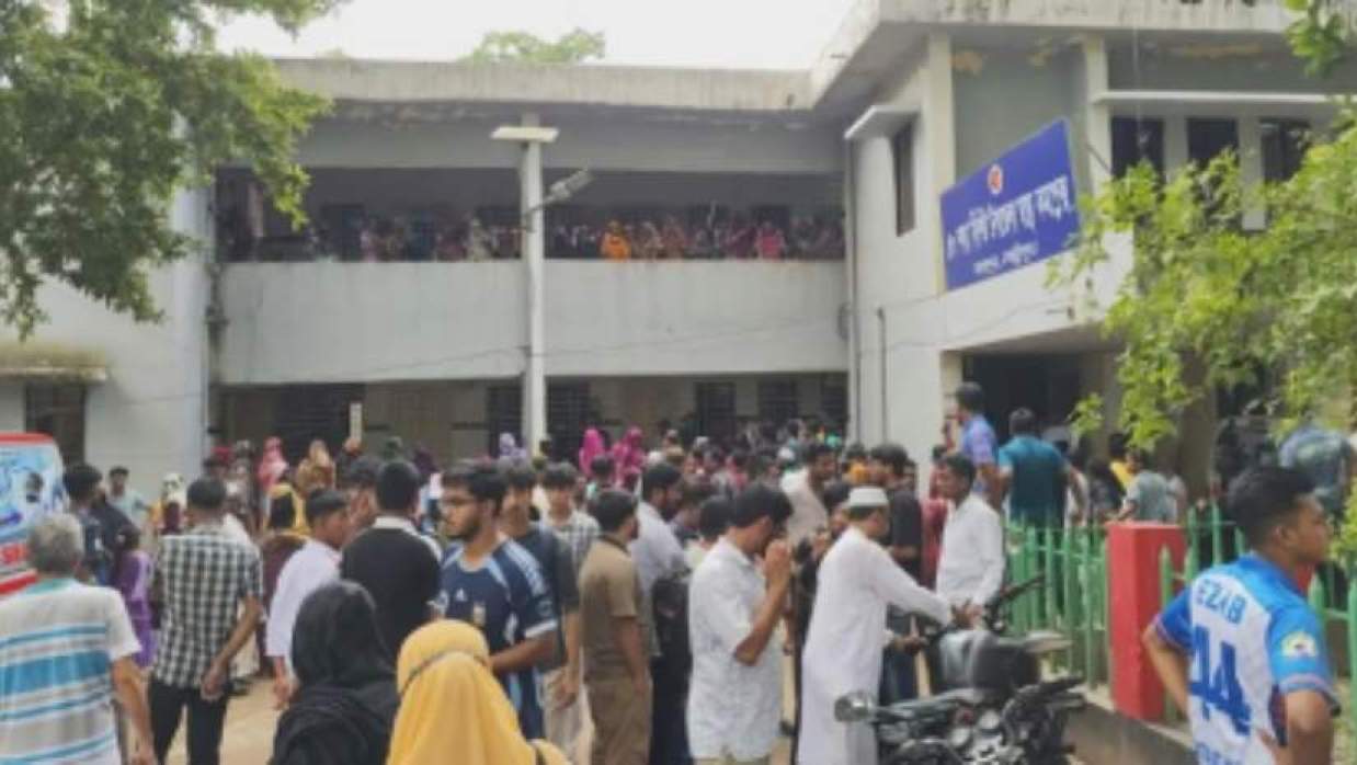 কুপিয়ে হত্যা