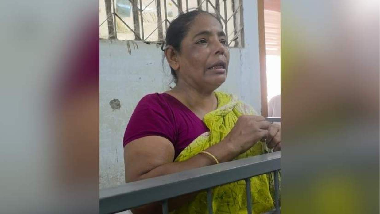 চেক ডিজঅনার মামলায় এক আসামির পরিবর্তে প্রক্সি দিতে এসে আটক আরেক নারী