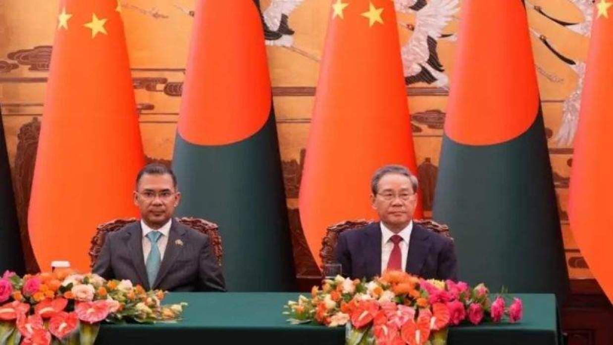 বাংলাদেশের প্রধানমন্ত্রী তারেক রহমান ও চীনের প্রধানমন্ত্রী লি কিয়াং
