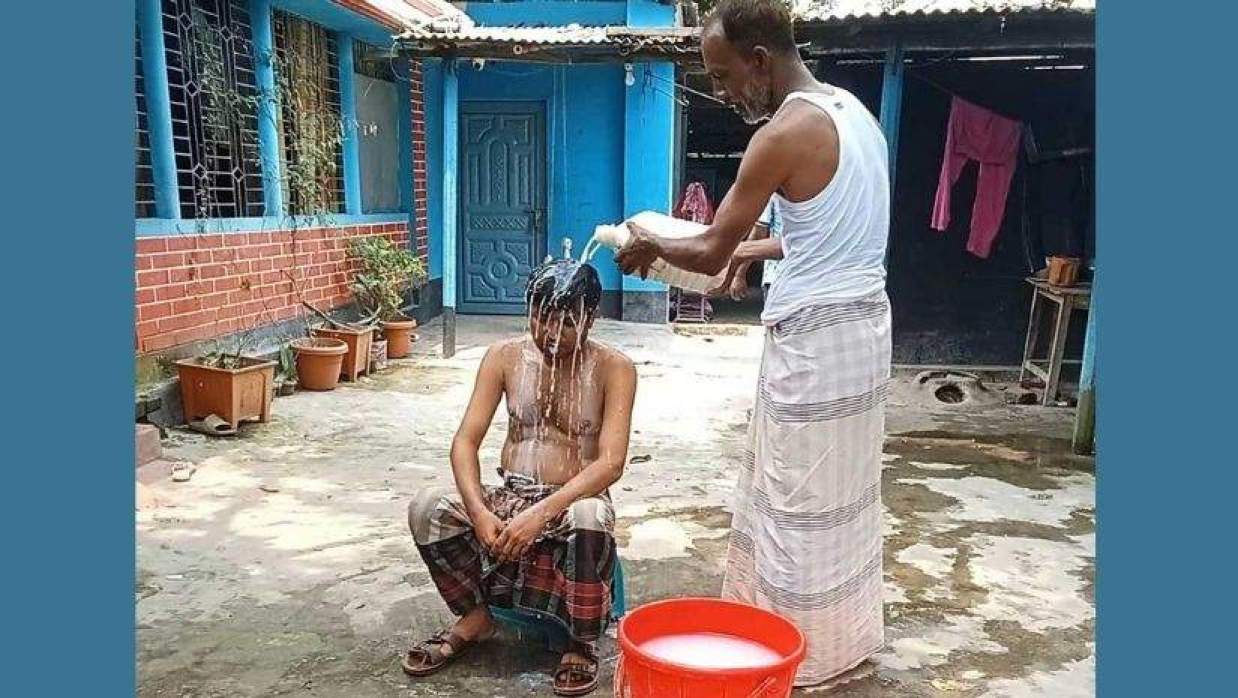 দুধ দিয়ে গোসল করে রাজনীতি ছাড়লেন আব্দুল জলিল