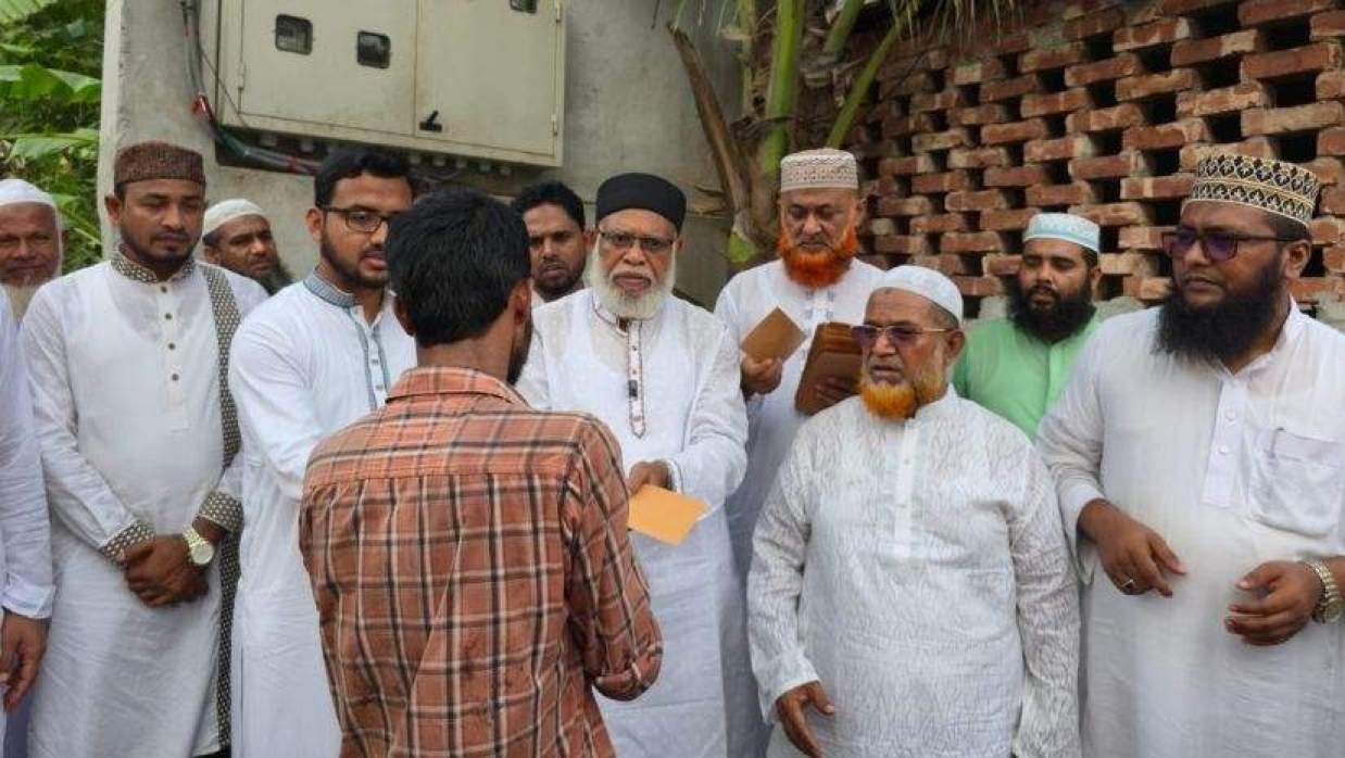 নগদ অর্থ সহায়তা প্রদান জামায়াতের