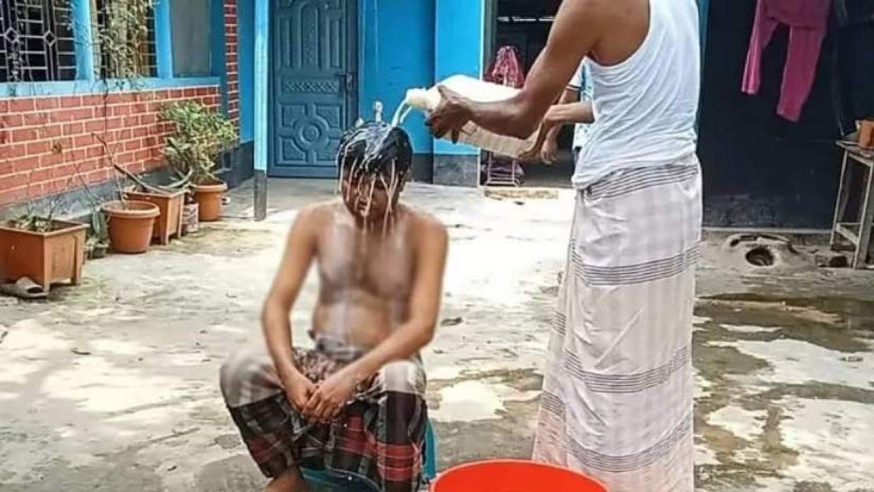 দুধ দিয়ে গোসল