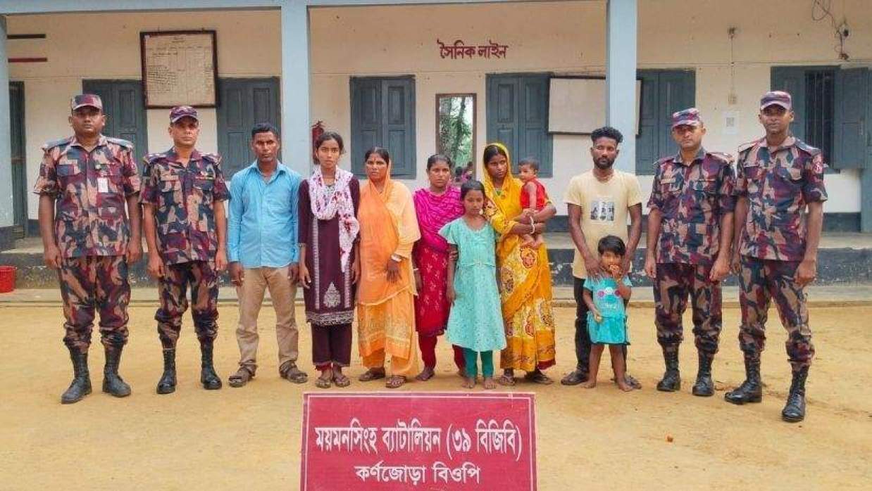 চার শিশুসহ ৯ বাংলাদেশিকে আটক