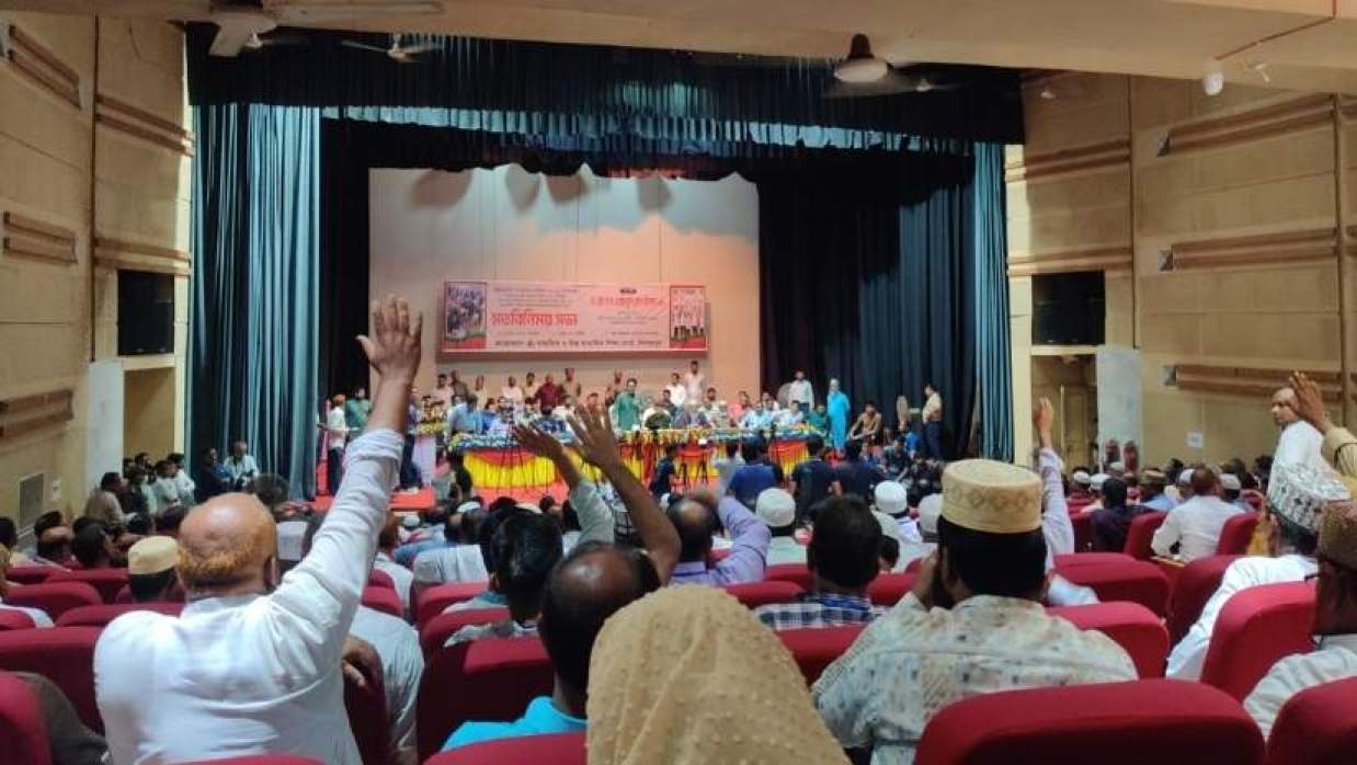 দিনাজপুর জেলা শিল্পকলা একাডেমি মিলনায়তনে আয়োজিত মতবিনিময় সভা
