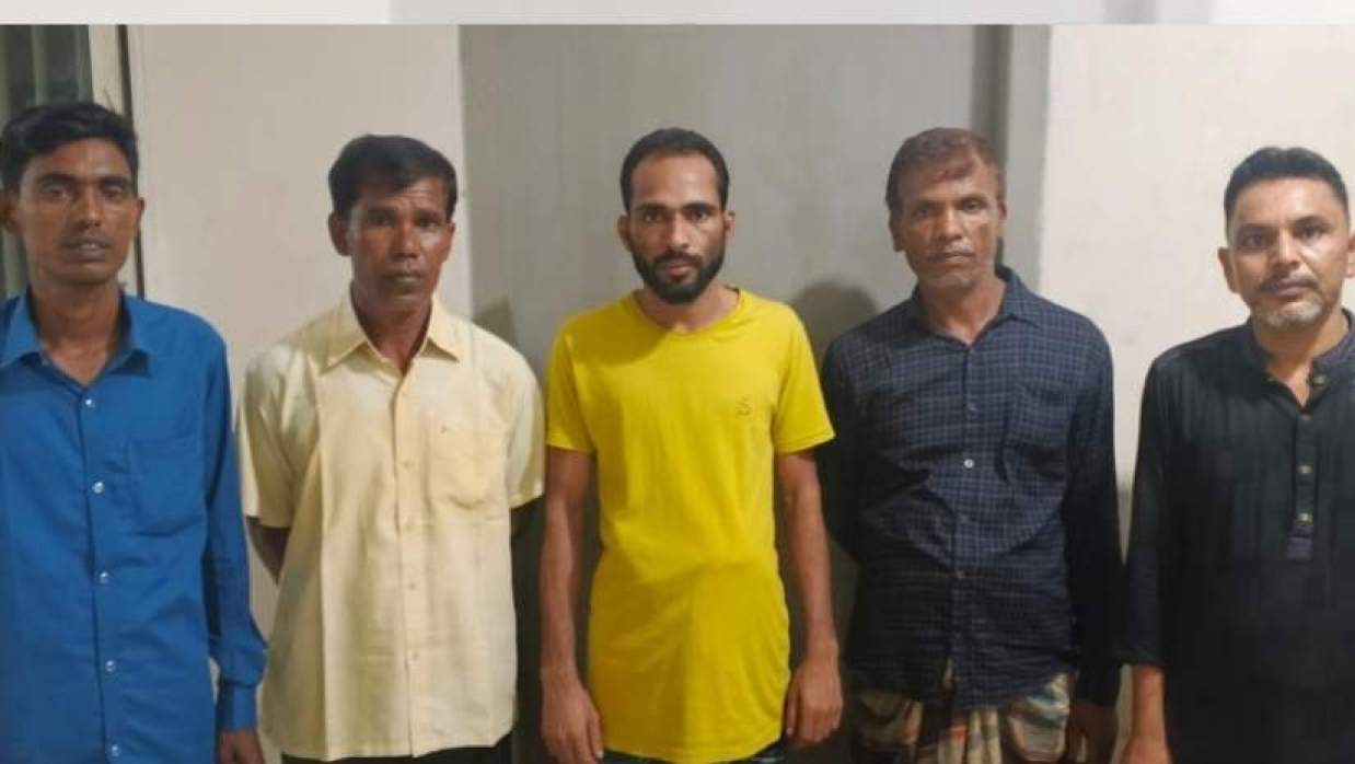 পাঁচজনকে গ্রেপ্তার করেছে পুলিশ