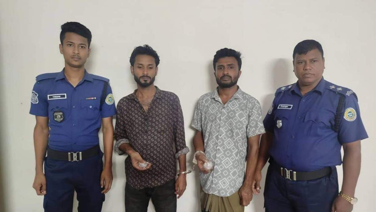 পুলিশের হাতে আটক দুই ইয়াবা কারবারি