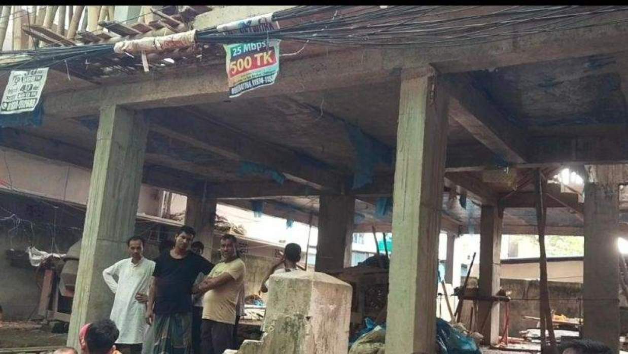 সেপটিক ট্যাংকে নেমে চার শ্রমিকের মৃত্যু