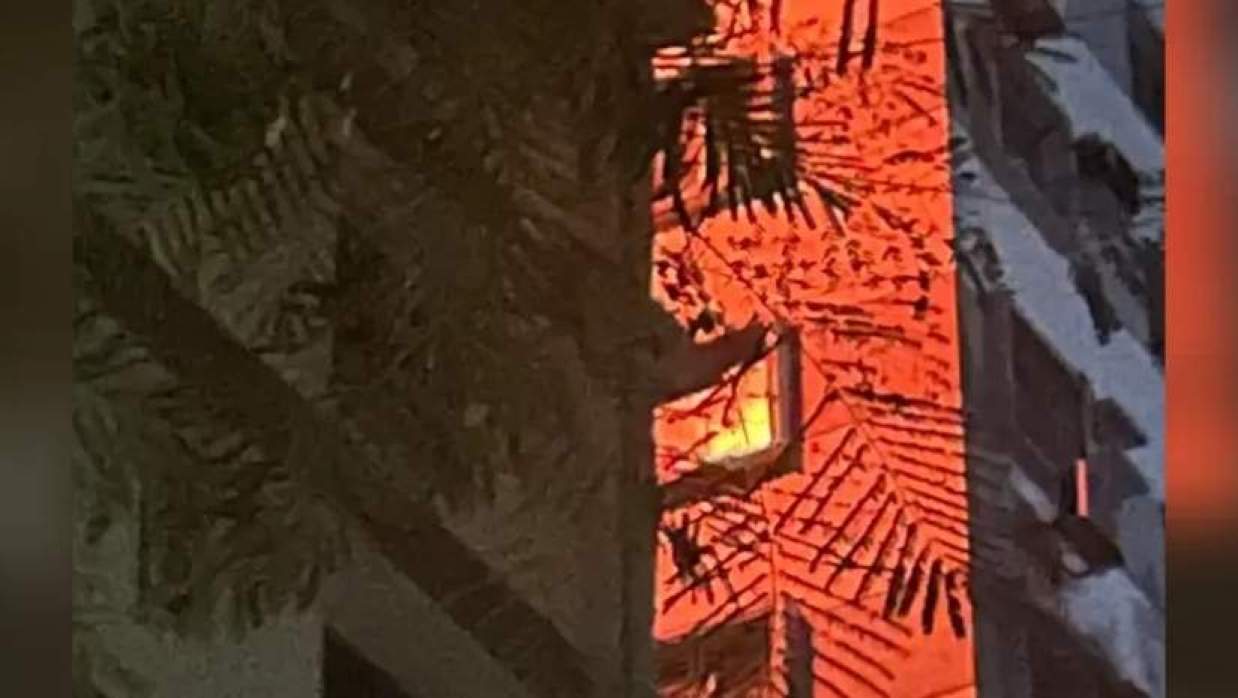 এলিফ্যান্ট রোডের কাঁটাবনের আল বারাকা টাওয়ারে আগুন