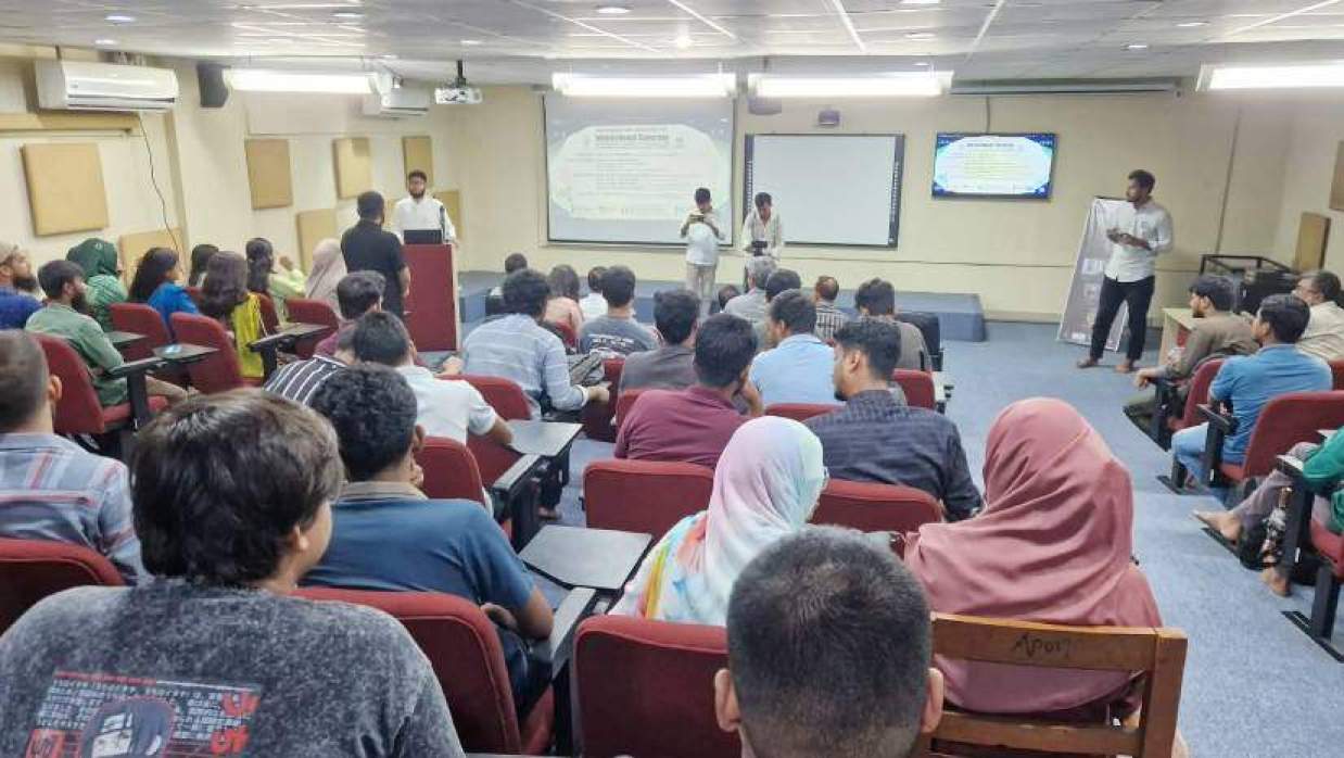 অনুষ্ঠানে প্রধান অতিথি ছিলেন বিশ্ববিদ্যালয়ের উপাচার্য অধ্যাপক ড. মো. এনামউল্যা