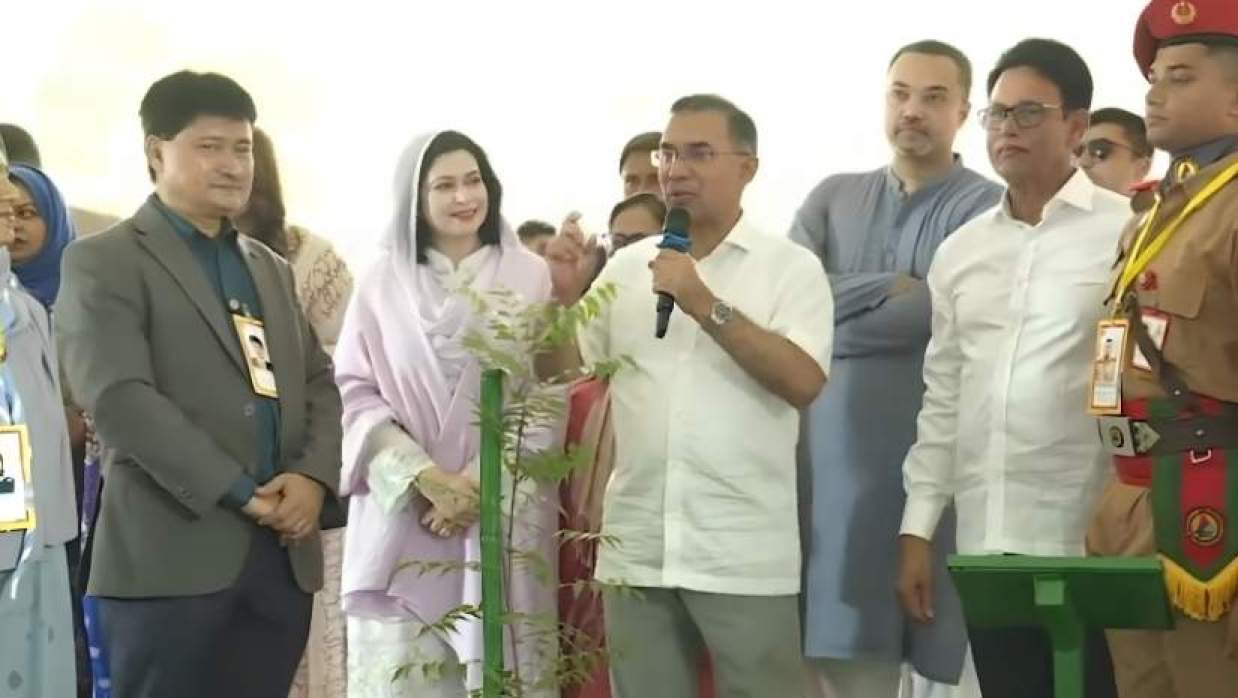 দেশের মাধ্যমিক পর্যায়ের শিক্ষাপ্রতিষ্ঠানে একযোগে বৃক্ষরোপণ কর্মসূচির উদ্বোধনকালে প্রধানমন্ত্রী
