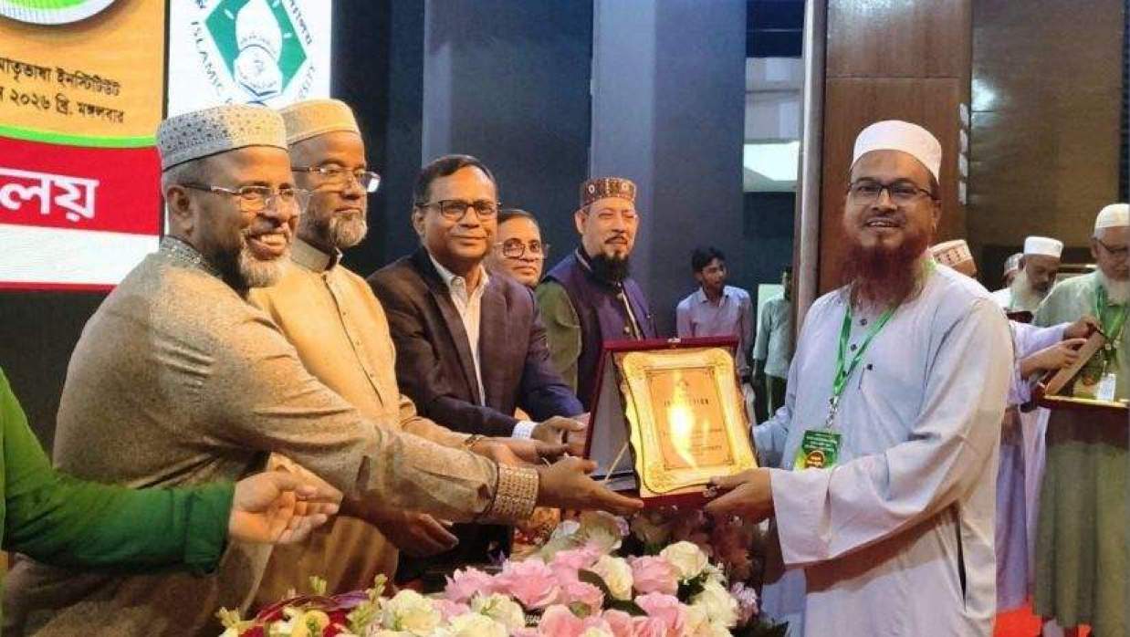 শ্রেষ্ঠ শিক্ষা প্রতিষ্ঠানের গৌরব অর্জন করলো তা'মীরুল মিল্লাত কামিল মাদ্রাসা