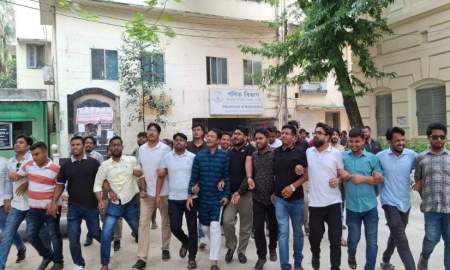 নিষিদ্ধ ঘোষিত ছাত্রলীগের কর্মসূচির প্রতিবাদে জবিতে ছাত্রদলের বিক্ষোভ