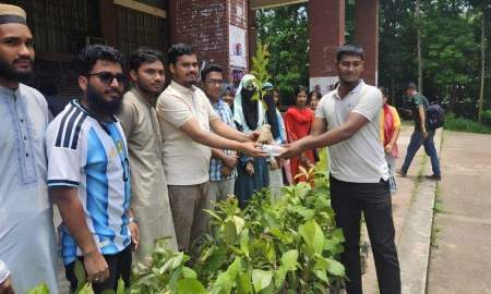 চবিতে প্লাস্টিকের বিনিময়ে গাছ বিতরণ কর্মসূচি