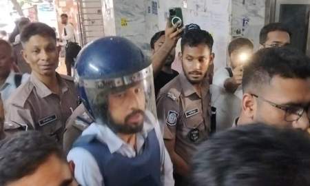 ‘কাজে ফিরতে নয়, মা হারানো সন্তানের পাশে দাঁড়াতে চাই’— আদালতে জাহের আলভী