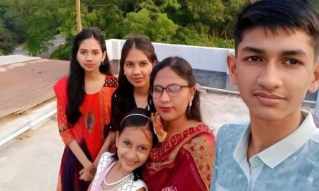 বিদ্যুৎস্পৃষ্টে বাবা, ঘাতকের হাতে মা ও তিন মেয়ের মৃত্যুতে শেষ একটি পরিবার