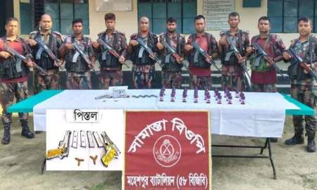 ঝিনাইদহ সীমান্তে বিদেশি পিস্তল-গুলি জব্দ, এসকফ সিরাপ উদ্ধার