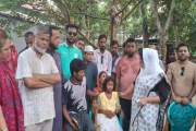 ট্রেন দুর্ঘটনায় নিহত মা ও শিশুপুত্রের পরিবারের পাশে এমপি স…