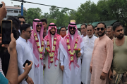 কর্মচারীর বিয়ে খেতে উড়ে এলেন সৌদির কফিল