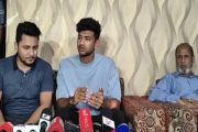 নাঈমকে থানার ওসি — ‘চোখ নিচে নামিয়ে কথা বল’