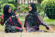 এক টুকরো স্বর্গ, এক পশলা বৃষ্টি