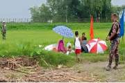 সীমান্তের শূন্যরেখায় ৪ দিন ধরে শিশুসহ ৯ জনের মানবেতর জীবন