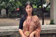 ডিনস অ্যাওয়ার্ড বাবাকে উৎসর্গ করলেন জবি ছাত্রী, ফেসবুকে আবে…