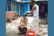 বিচারহীনতার প্রতিবাদ: দুধ দিয়ে গোসল করে রাজনীতি ছাড়লেন বিএন…