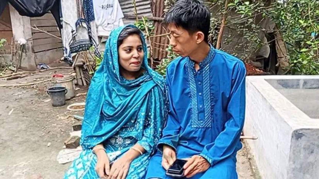 চীনের লি বিং ও যশোরের তন্দ্রা খাতুন