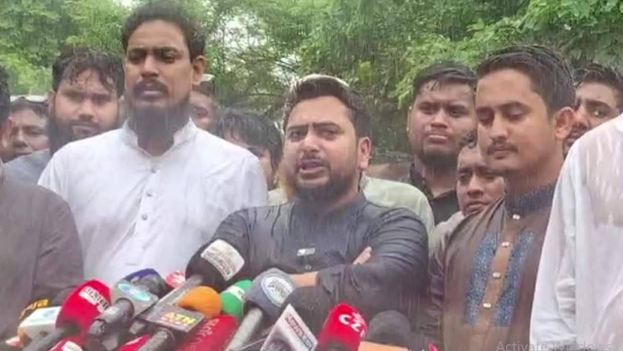 সংবাদ সম্মেলনে নাহিদ ইসলাম