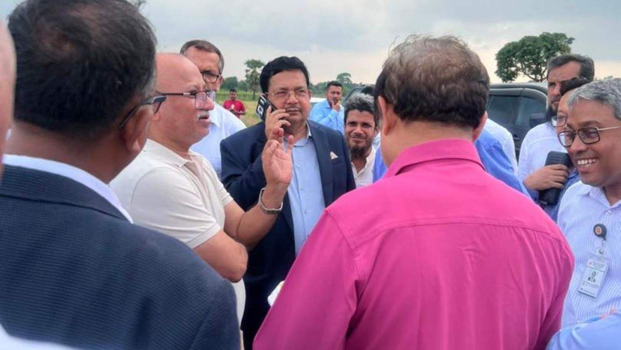 নতুন বাস টার্মিনালের সম্ভাব্য স্থানগুলো পরিদর্শন করেছেন দায়িত্বপ্রাপ্তরা