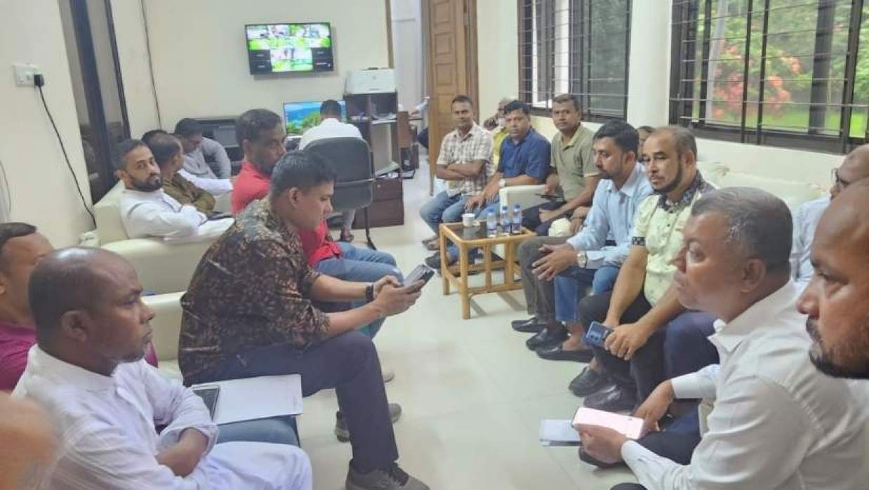 বিএনপি মহাসচিব মির্জা ফখরুল ইসলাম আলমগীরের বাসায় যুবদলের পদবঞ্চিত নেতারা