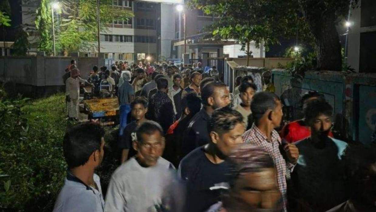 যুবলীগ নেতাকে আটকের পর থানা ঘিরে গ্রামবাসীর বিক্ষোভ, ছেড়ে দিলো পুলিশ