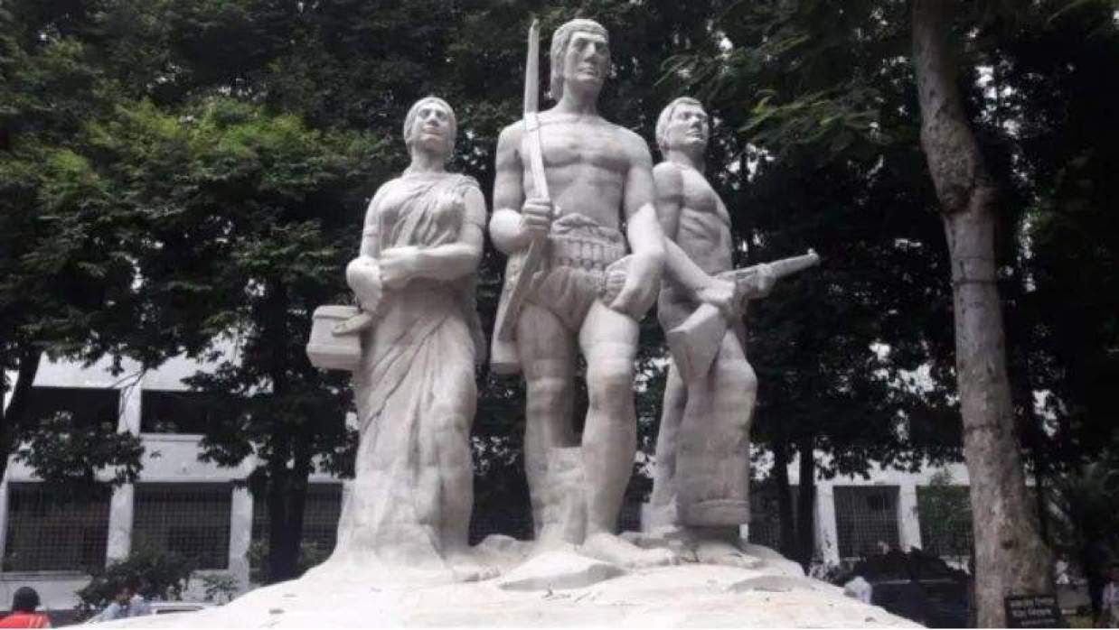 অপরাজেয় বাংলা, ঢাবি
