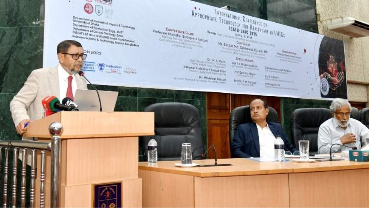 বক্তব্য রাখছেন স্বাস্থ্যমন্ত্রী সরদার মো. সাখাওয়াত হোসেন বকুল