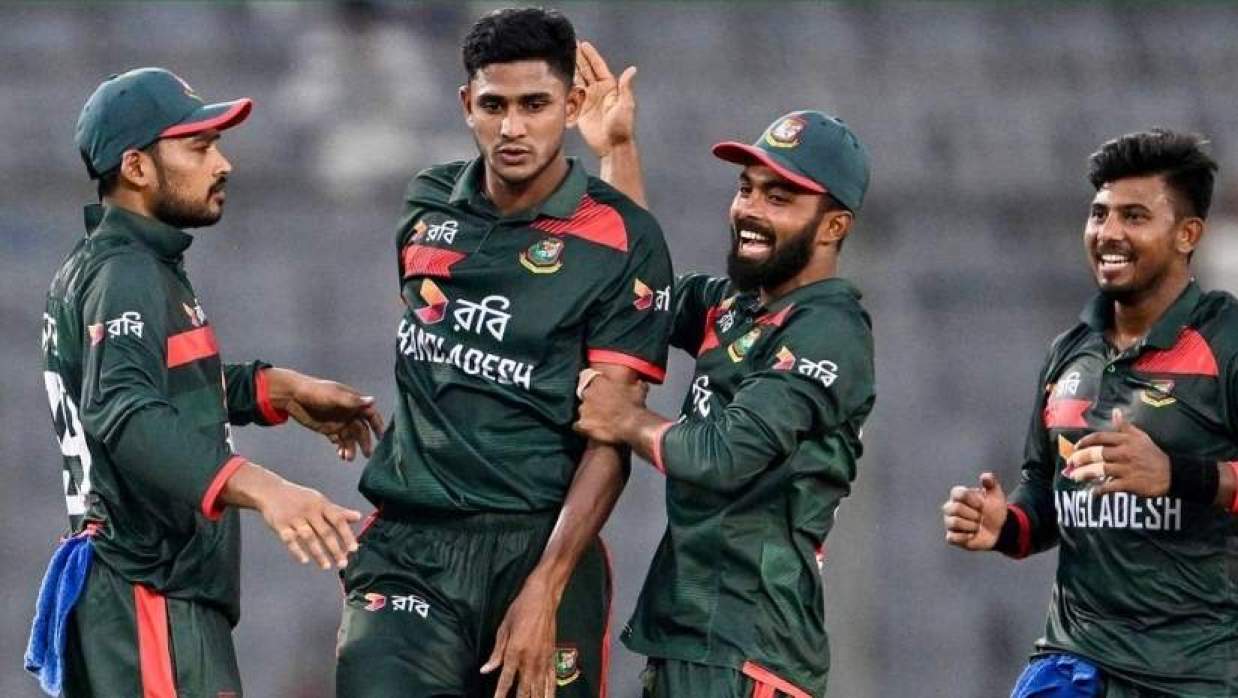 টসে জিতে ফিল্ডিংয়ে বাংলাদেশ