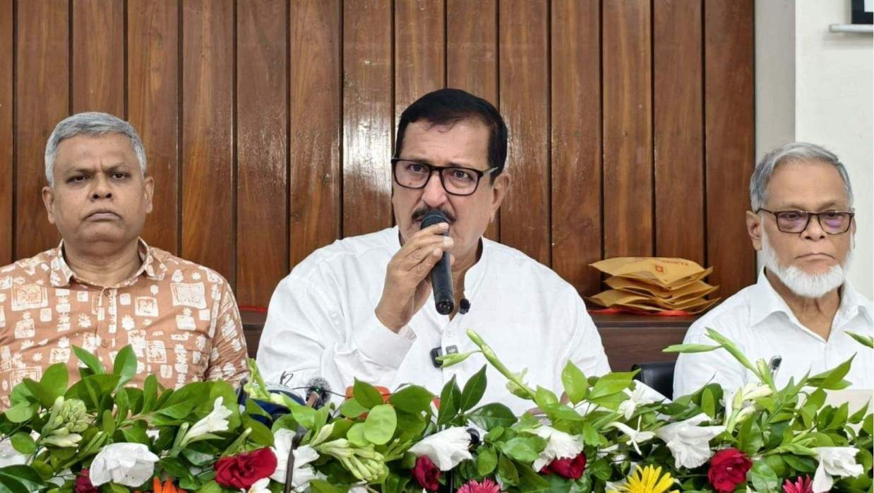 বক্তব্য রাখছেন ভূমিমন্ত্রী মিজানুর রহমান মিনু