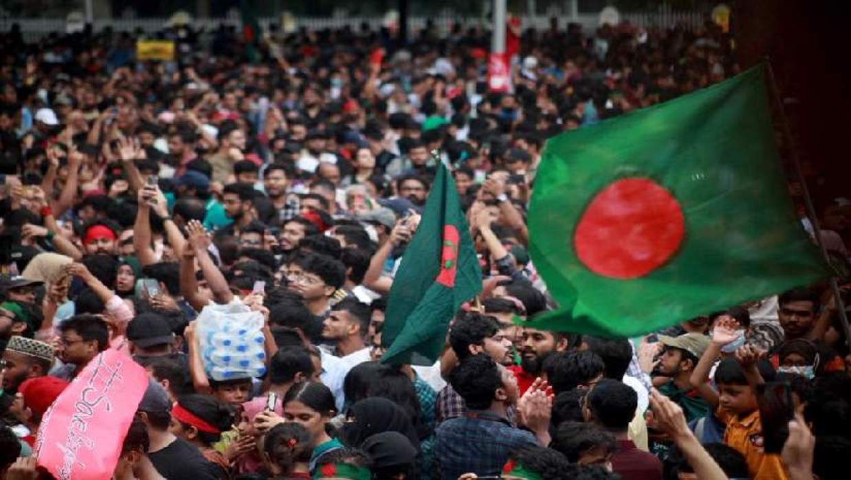মাদ্রাসা বোর্ডের এইচএসসির প্রশ্নে জুলাই গণ-অভ্যুত্থান, দুই বোনের সাহসী ভূমিকা নিয়ে উদ্দীপক