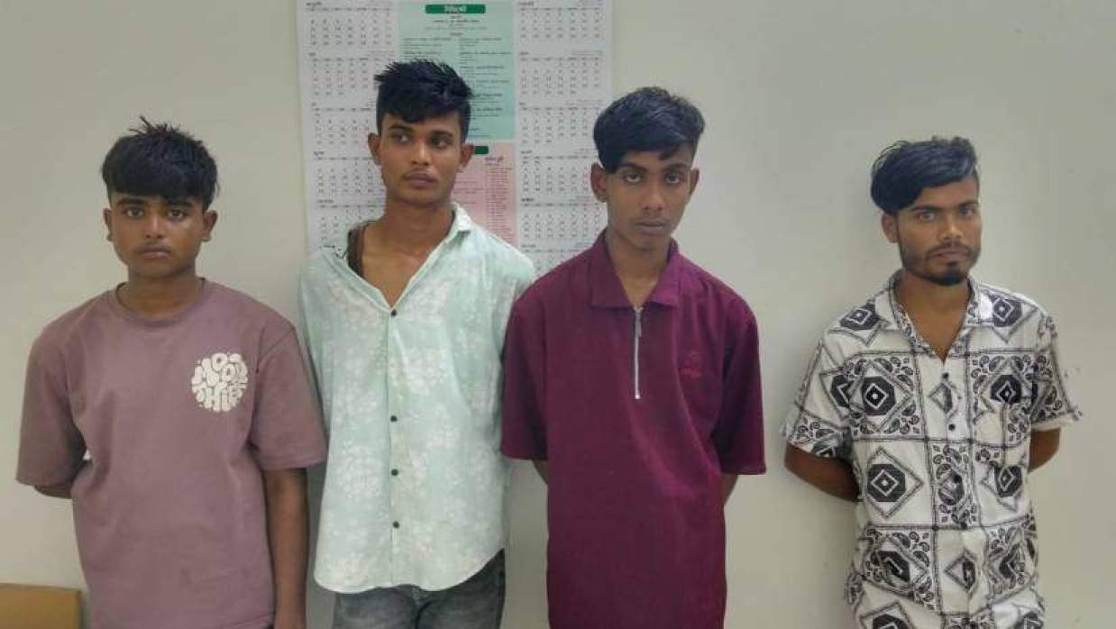আটক চার বহিরাগত