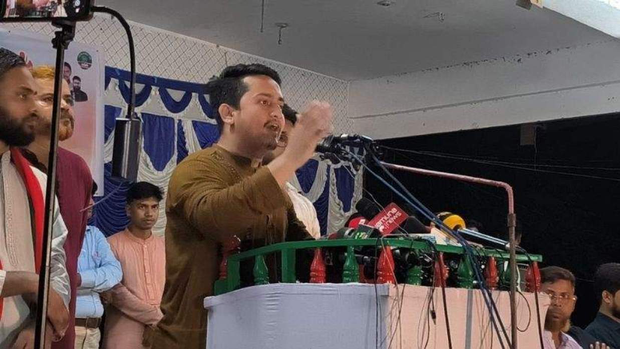 জুলাই পদযাত্রা উপলক্ষ্যে সমাবেশে বক্তব্য রাখছেন সারজিস আলম