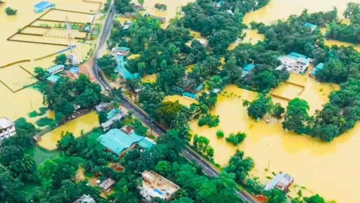 বন্যায় কক্সবাজারের ১০ উপজেলার ৩৫ ইউনিয়নের অন্তত ১৫০টি গ্রাম প্লাবিত হয়েছে