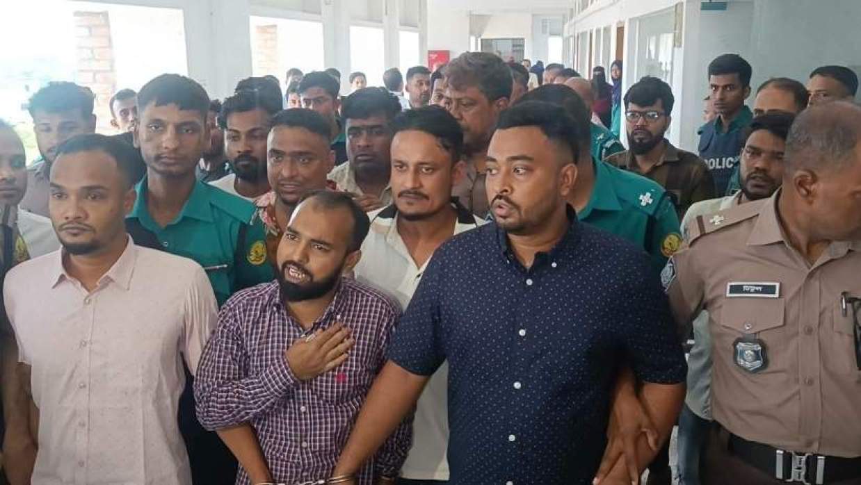 এমসি কলেজ ছাত্রাবাসে স্বামীকে আটকে গৃহবধূকে সংঘবদ্ধ ধর্ষণ মামলায় দণ্ডপ্রাপ্ত আসামিরা