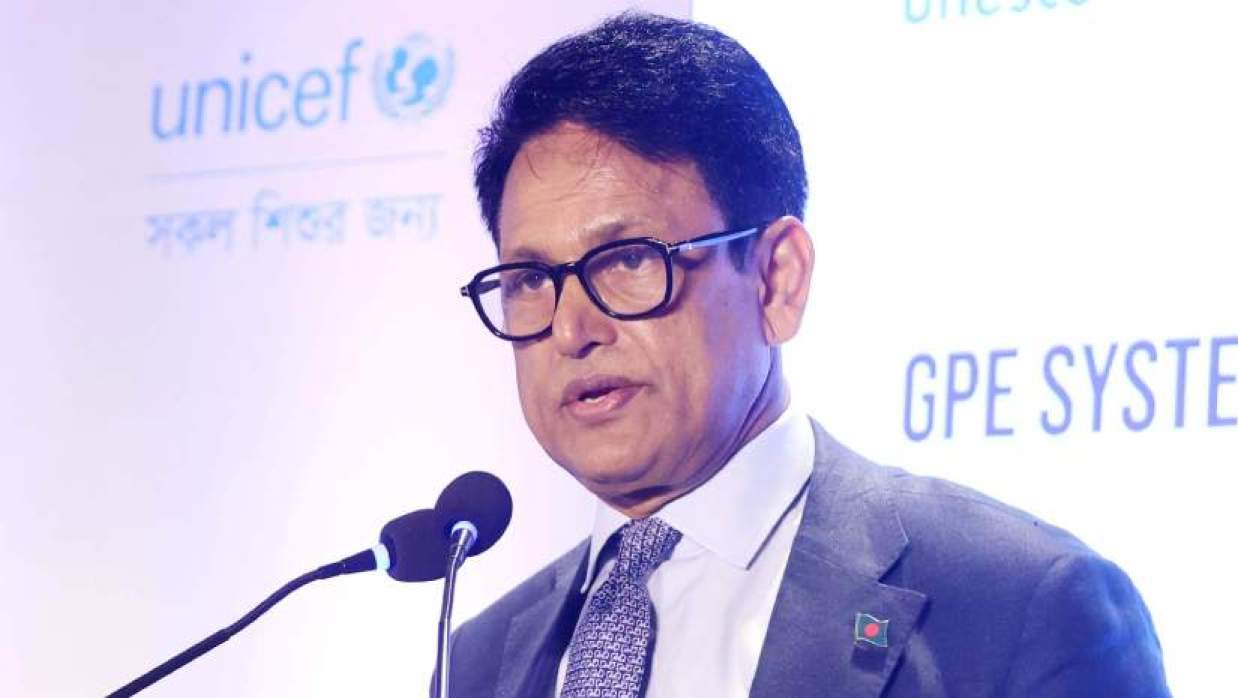 শিক্ষামন্ত্রী ড. মিলন