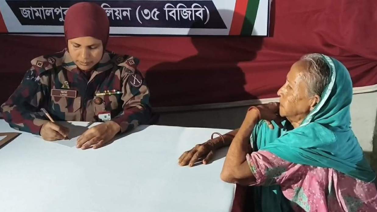বিজিবির ফ্রি মেডিকেল ক্যাম্পে চিকিৎসাসেবা