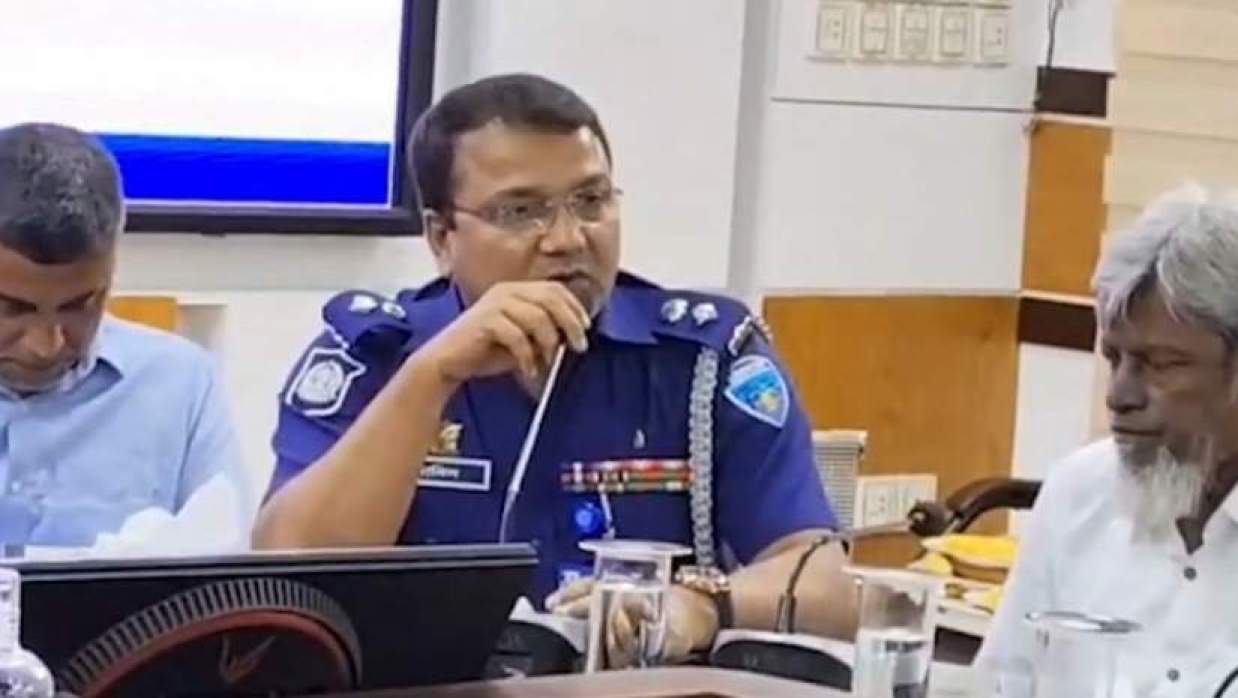 জাতীয় জুলাই শহীদ দিবস উপলক্ষে জেলা প্রশাসকের সম্মেলন কক্ষে আলোচনা সভা