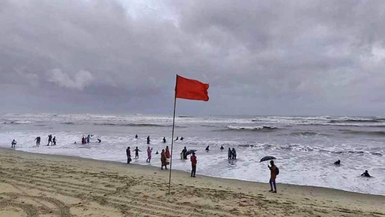 সাগরে সতর্কসংকেত